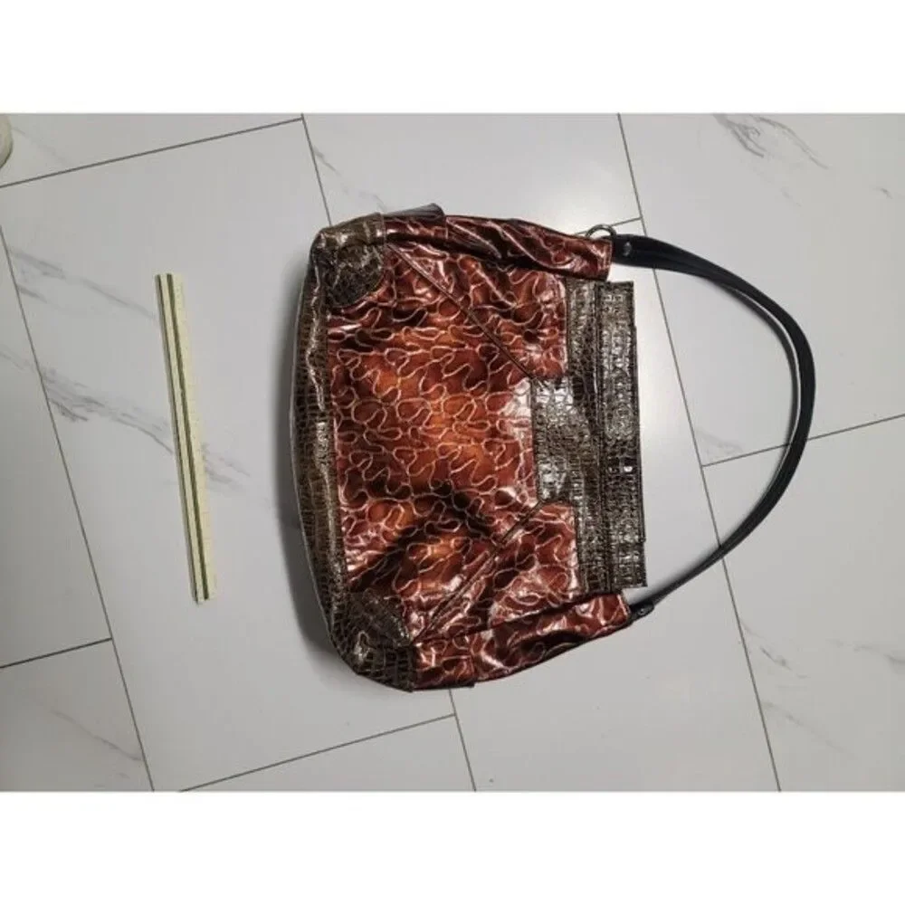 womens large pattened and worn miche drew purse - Picture 3 of 7